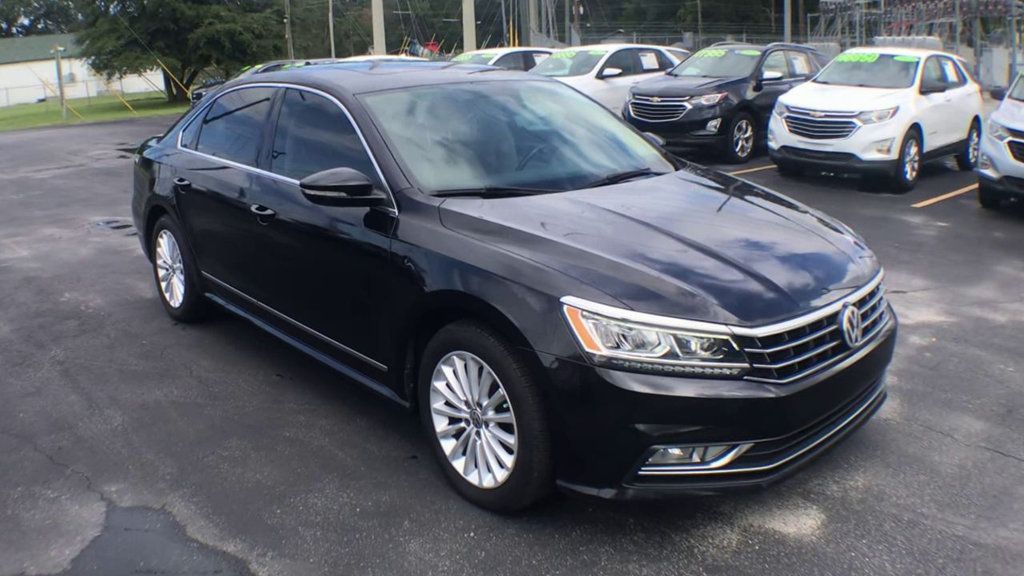2017 Volkswagen Passat SE photo 2