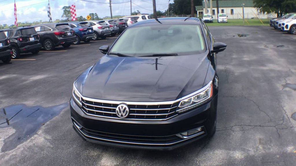 2017 Volkswagen Passat SE photo 3