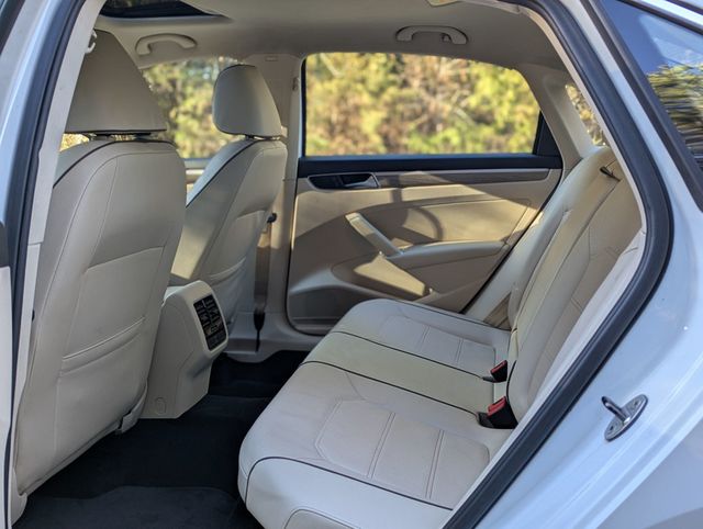 2017 Volkswagen Passat 1.8T SE Automatic - 22956178 - 11