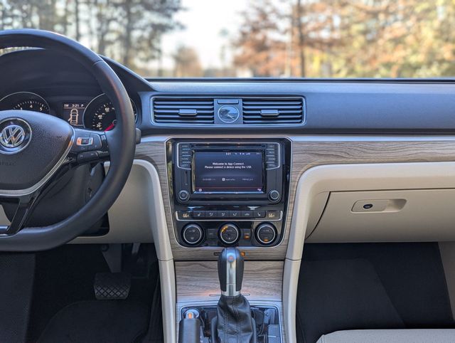 2017 Volkswagen Passat 1.8T SE Automatic - 22956178 - 13