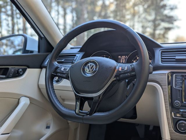 2017 Volkswagen Passat 1.8T SE Automatic - 22956178 - 14