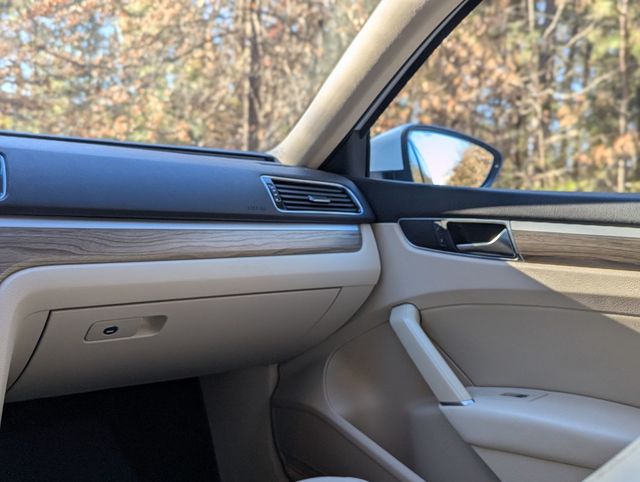 2017 Volkswagen Passat 1.8T SE Automatic - 22956178 - 15