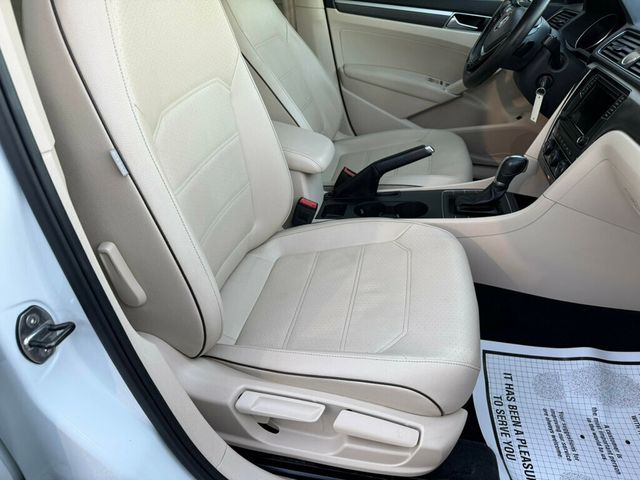 2017 Volkswagen Passat 1.8T SEL Premium Automatic - 22970409 - 16