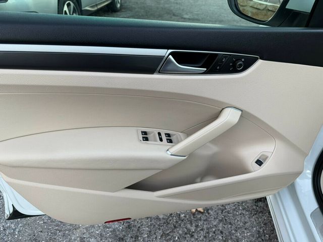 2017 Volkswagen Passat 1.8T SEL Premium Automatic - 22970409 - 18