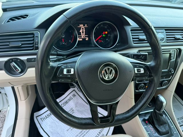 2017 Volkswagen Passat 1.8T SEL Premium Automatic - 22970409 - 19