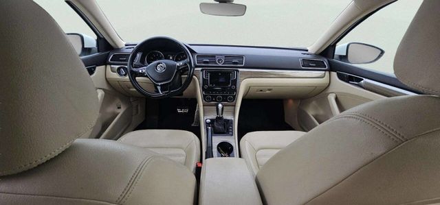2017 Volkswagen Passat 1.8T SEL Premium Automatic - 22999319 - 7