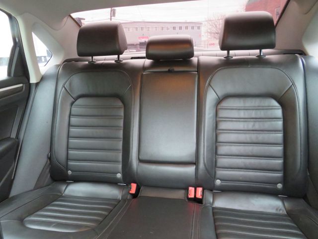 2017 Volkswagen Passat 1.8T SEL Premium Automatic (Clear Title) - 22951828 - 11