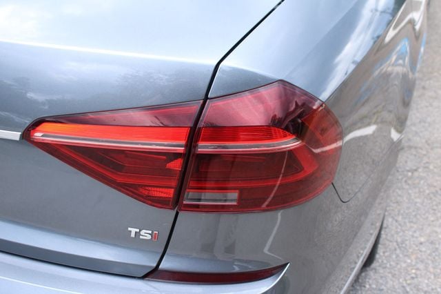 2017 Volkswagen Passat 1.8T SE w/Technology Automatic - 23051555 - 9