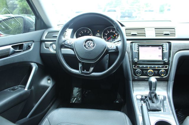 2017 Volkswagen Passat 1.8T SE w/Technology Automatic - 23051555 - 14