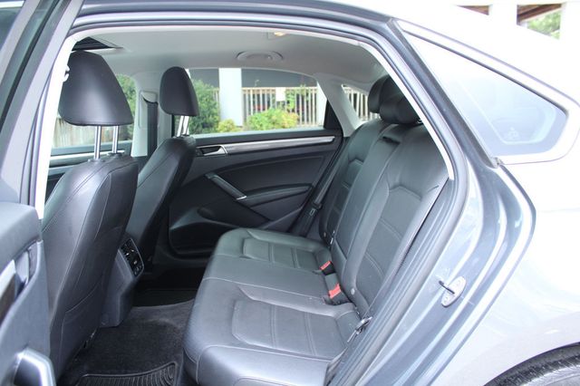 2017 Volkswagen Passat 1.8T SE w/Technology Automatic - 23051555 - 31