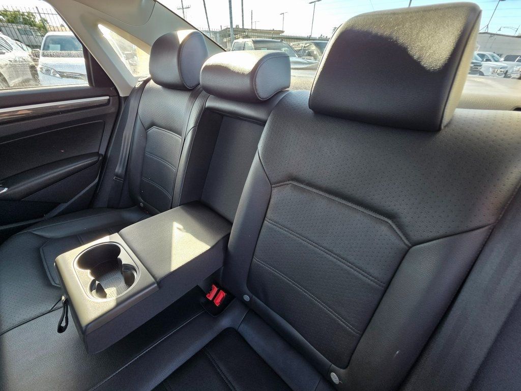 2017 Volkswagen Passat 1.8T SE w/Technology Automatic - 22950257 - 16