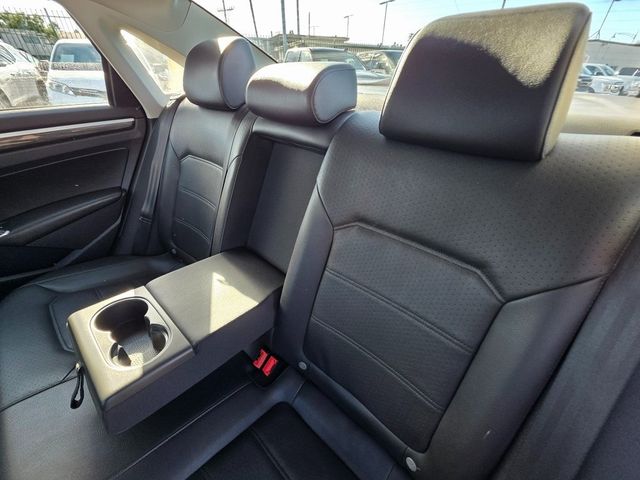 2017 Volkswagen Passat 1.8T SE w/Technology Automatic - 22950257 - 16