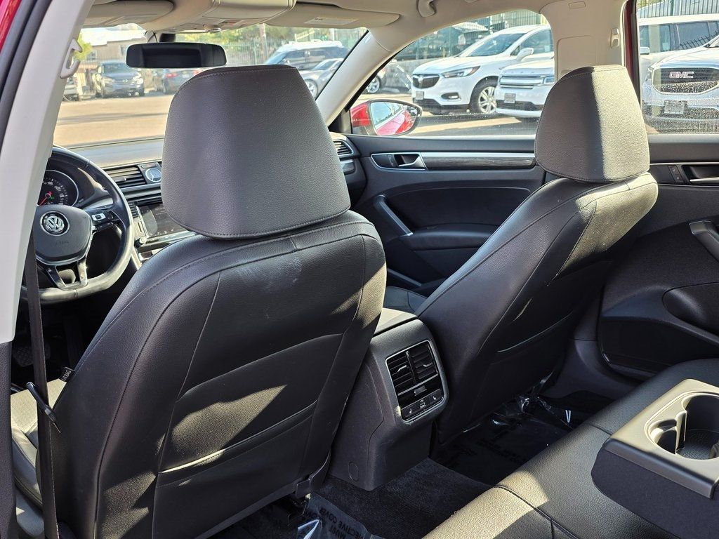 2017 Volkswagen Passat 1.8T SE w/Technology Automatic - 22950257 - 17