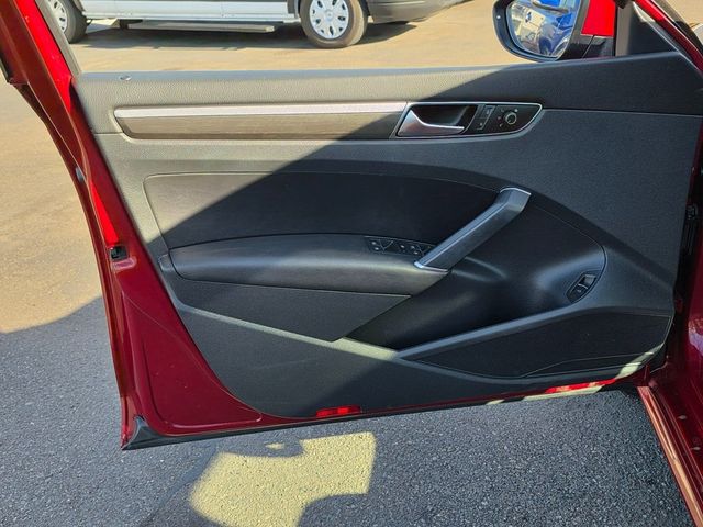 2017 Volkswagen Passat 1.8T SE w/Technology Automatic - 22950257 - 20