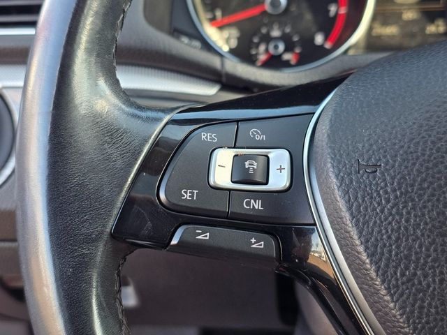 2017 Volkswagen Passat 1.8T SE w/Technology Automatic - 22950257 - 24