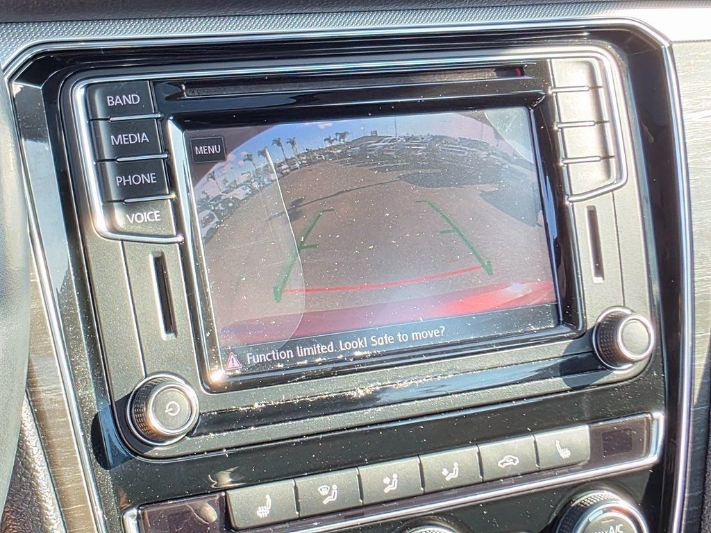 2017 Volkswagen Passat 1.8T SE w/Technology Automatic - 22950257 - 29