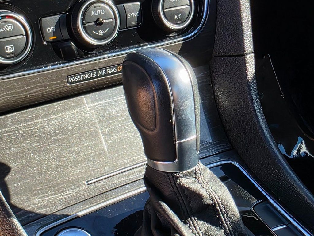 2017 Volkswagen Passat 1.8T SE w/Technology Automatic - 22950257 - 31