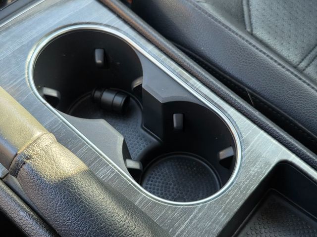 2017 Volkswagen Passat 1.8T SE w/Technology Automatic - 22950257 - 34