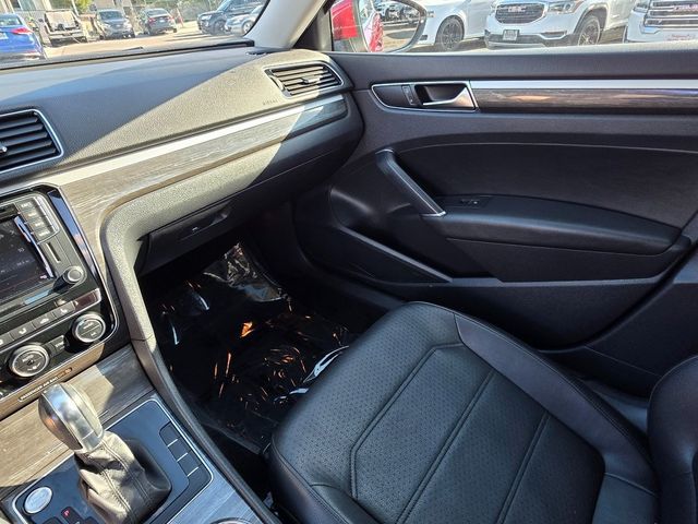 2017 Volkswagen Passat 1.8T SE w/Technology Automatic - 22950257 - 35
