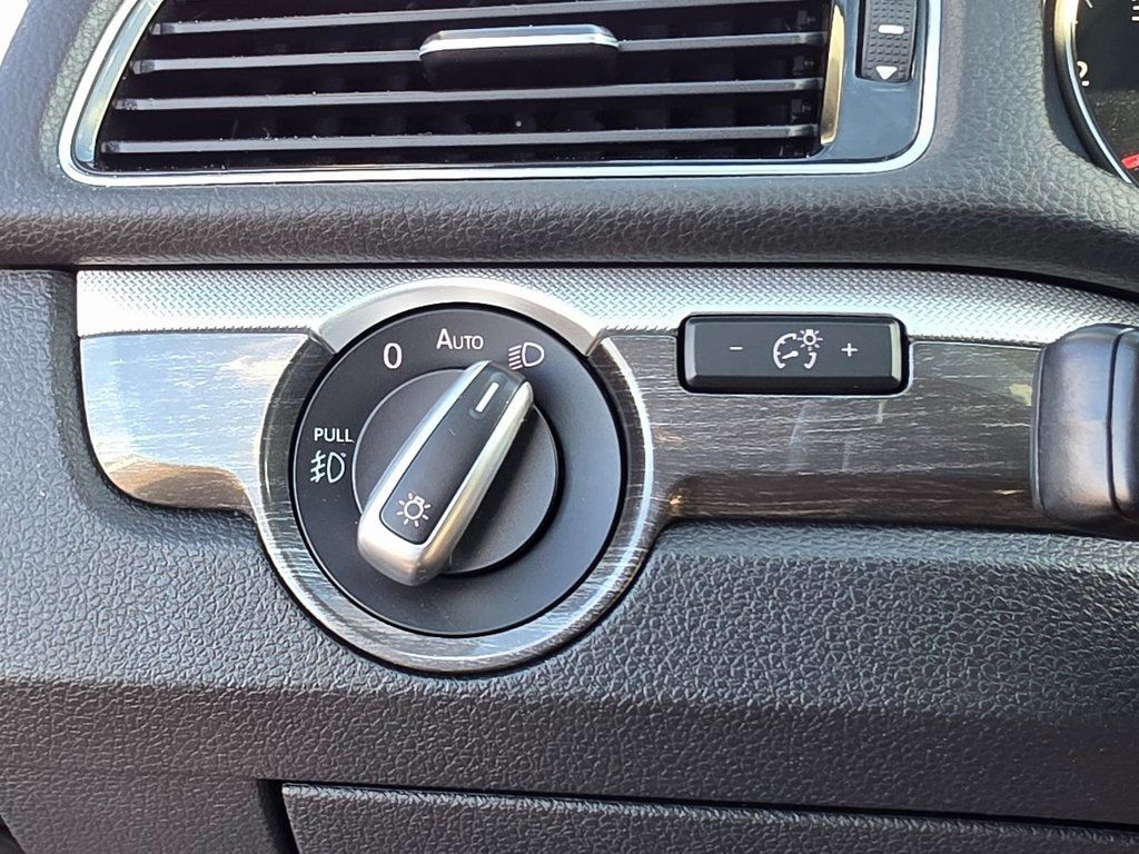 2017 Volkswagen Passat 1.8T SE w/Technology Automatic - 22950257 - 39