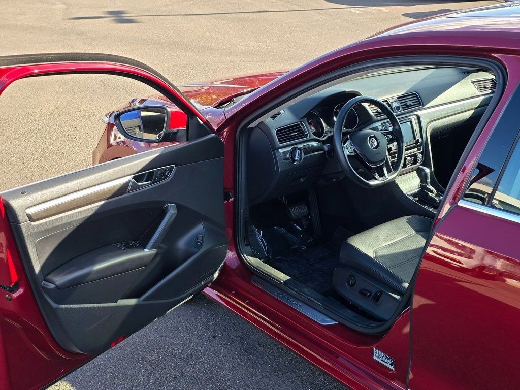 2017 Volkswagen Passat 1.8T SE w/Technology Automatic - 22950257 - 40