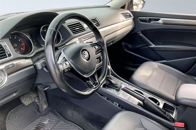 2017 Volkswagen Passat 1.8T SE w/Technology Automatic - 22980309 - 10