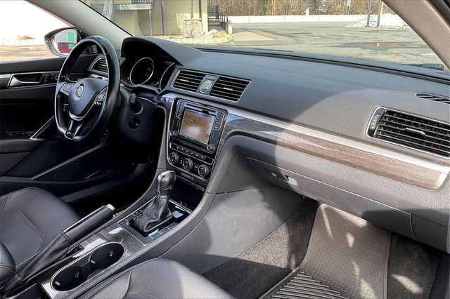 2017 Volkswagen Passat 1.8T SE w/Technology Automatic - 22980309 - 12
