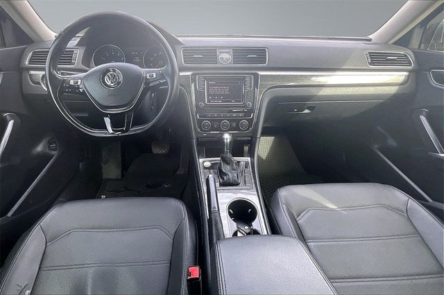 2017 Volkswagen Passat 1.8T SE w/Technology Automatic - 22980309 - 19