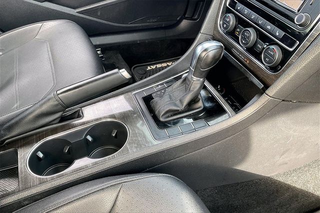 2017 Volkswagen Passat 1.8T SE w/Technology Automatic - 22980309 - 29