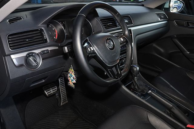2017 VOLKSWAGEN PASSAT R-Line w/Comfort Pkg Automatic - 23025167 - 16