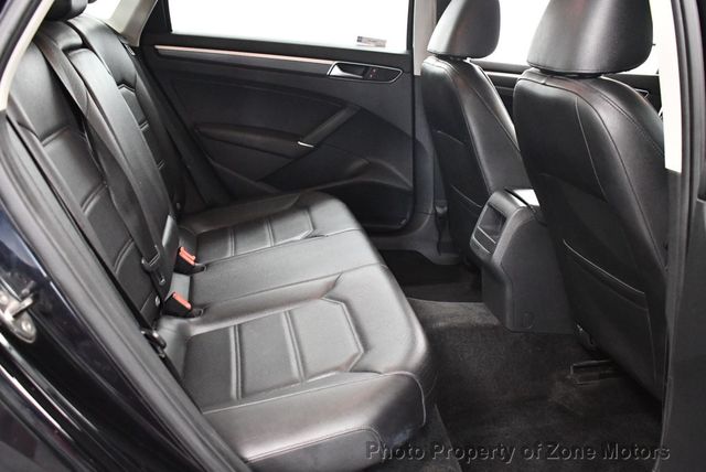 2017 Volkswagen Passat R-Line w/Comfort Pkg Automatic - 22582698 - 13