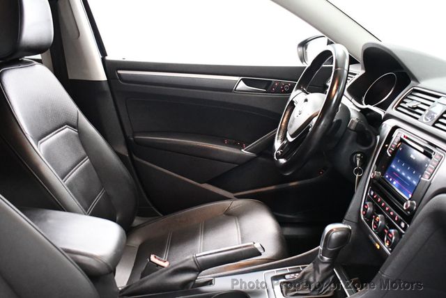 2017 Volkswagen Passat R-Line w/Comfort Pkg Automatic - 22582698 - 16