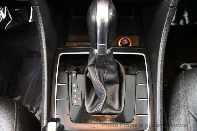 2017 Volkswagen Passat R-Line w/Comfort Pkg Automatic - 22582698 - 24