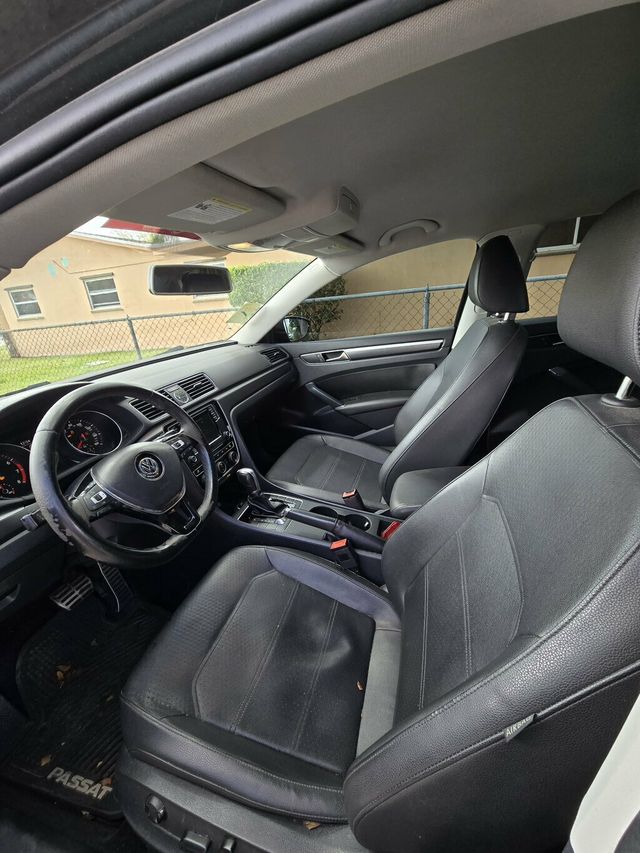 2017 Volkswagen Passat R-Line w/Comfort Pkg Automatic - 22994428 - 11