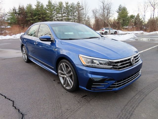 2017 Volkswagen Passat R-Line w/Comfort Pkg Automatic - 22992844 - 14