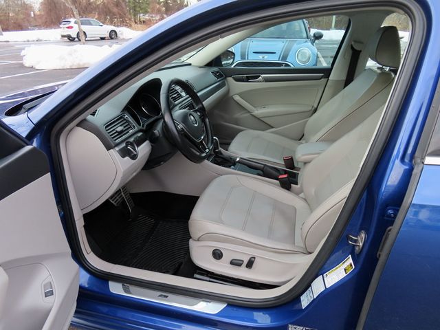 2017 Volkswagen Passat R-Line w/Comfort Pkg Automatic - 22992844 - 16