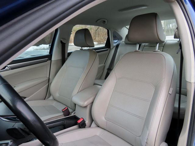 2017 Volkswagen Passat R-Line w/Comfort Pkg Automatic - 22992844 - 17