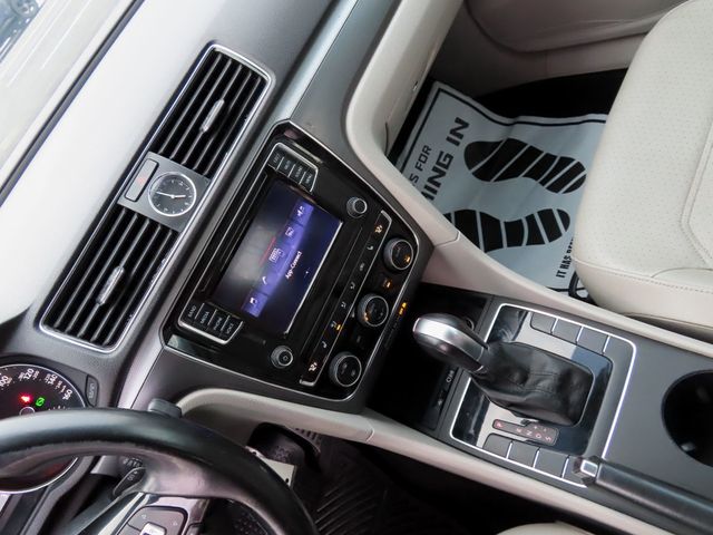 2017 Volkswagen Passat R-Line w/Comfort Pkg Automatic - 22992844 - 34