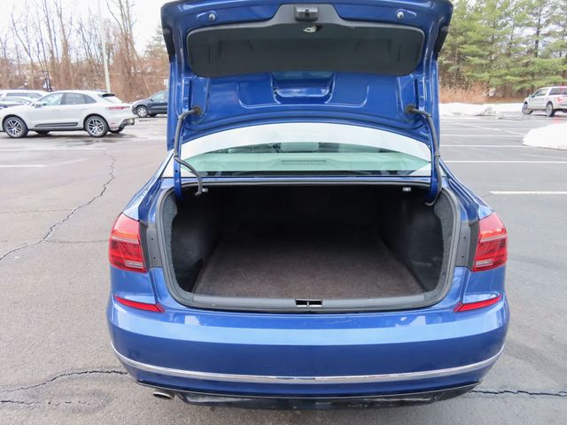 2017 Volkswagen Passat R-Line w/Comfort Pkg Automatic - 22992844 - 38