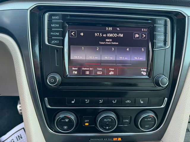 2017 Volkswagen Passat R-Line w/Comfort Pkg Automatic - 22970409 - 21