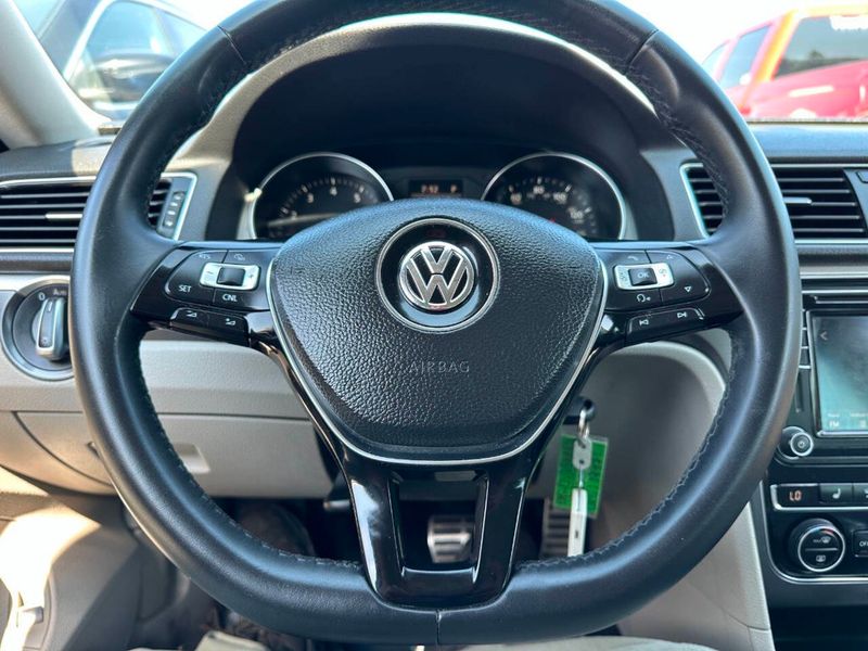 2017 Volkswagen Passat R-Line w/Comfort Pkg Automatic - 22915526 - 30