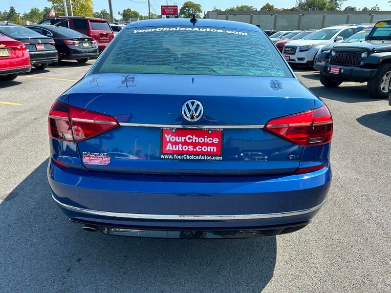 2017 Volkswagen Passat R-Line w/Comfort Pkg Automatic - 22915526 - 3