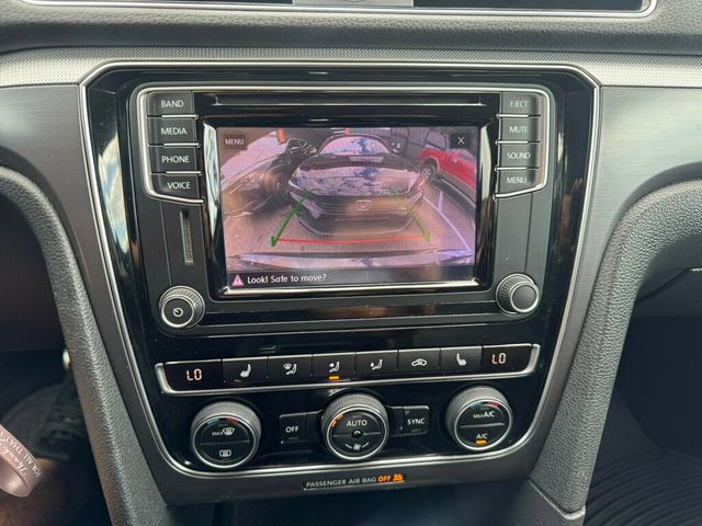 2017 Volkswagen Passat R-Line w/Comfort Pkg Automatic - 23016920 - 9