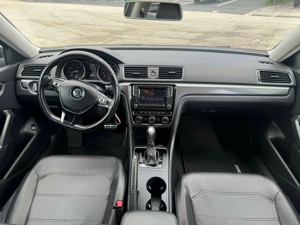 2017 Volkswagen Passat R-Line w/Comfort Pkg Automatic - 23016920 - 10