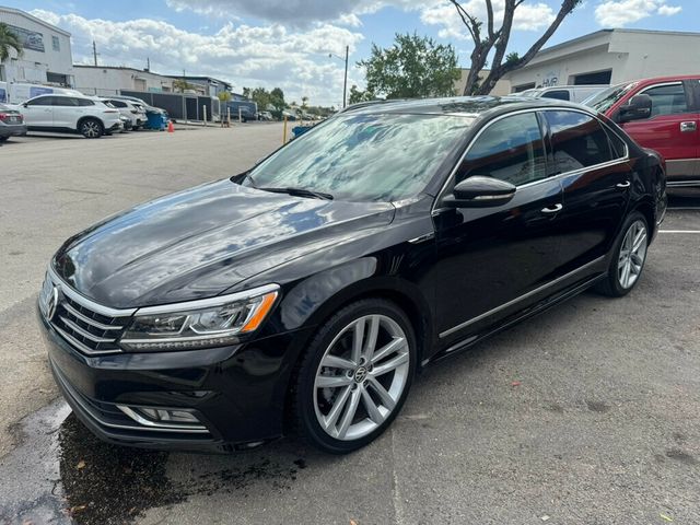 2017 Volkswagen Passat R-Line w/Comfort Pkg Automatic - 23016920 - 1