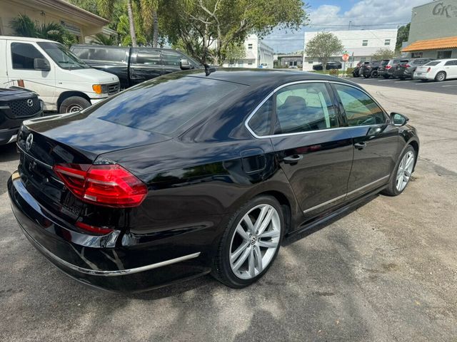 2017 Volkswagen Passat R-Line w/Comfort Pkg Automatic - 23016920 - 2