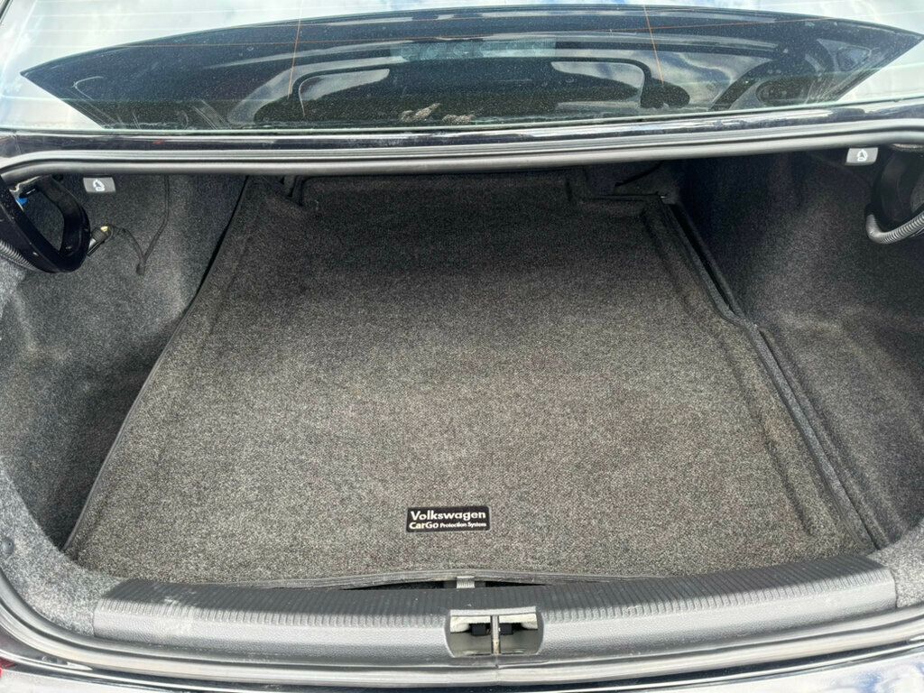 2017 Volkswagen Passat R-Line w/Comfort Pkg Automatic - 23016920 - 7