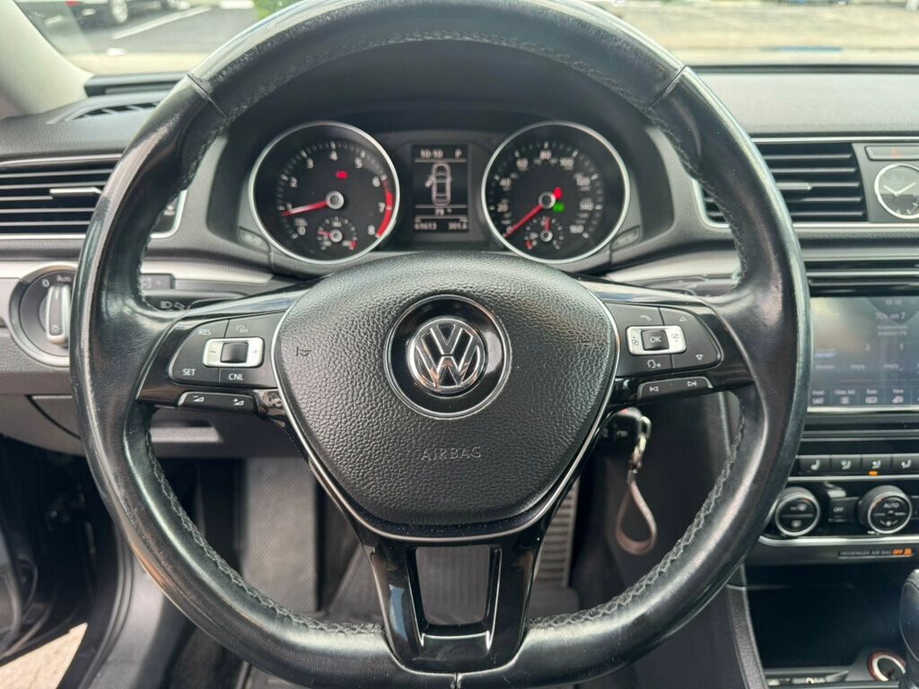 2017 Volkswagen Passat R-Line w/Comfort Pkg Automatic - 23016920 - 8