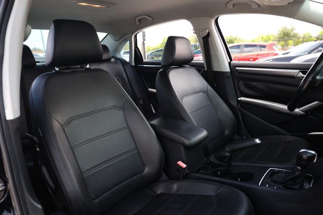 2017 Volkswagen Passat R-Line w/Comfort Pkg Automatic - 23026918 - 18