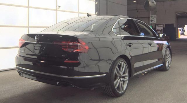 2017 Volkswagen Passat R-Line w/Comfort Pkg Automatic - 23026918 - 1